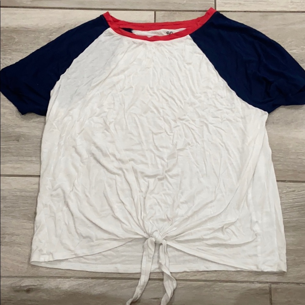 White tee with knot detail